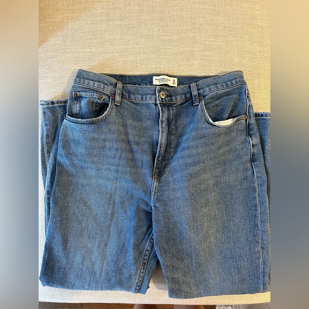 Abercrombie Ultra High Rise Ankle Straight Jeans